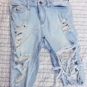 Distressed Bermuda shorts